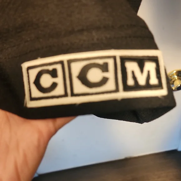 NHL Black Licensed Jersey with Canadian Flag - Picture 5 of 5